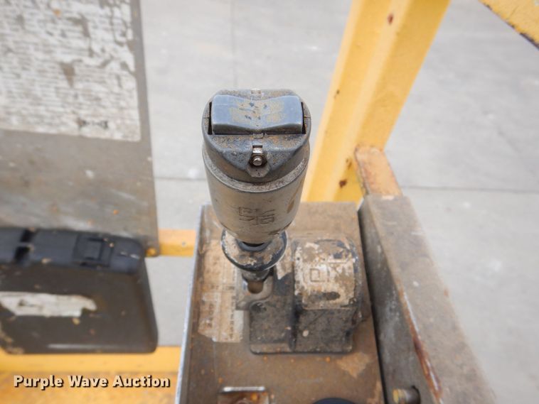 image for item MJ9815 Skyjack SJ3220  scissor lift