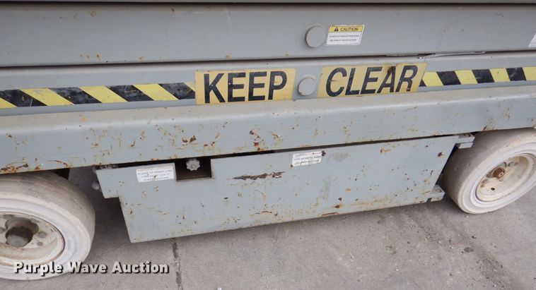 image for item MJ9815 Skyjack SJ3220  scissor lift