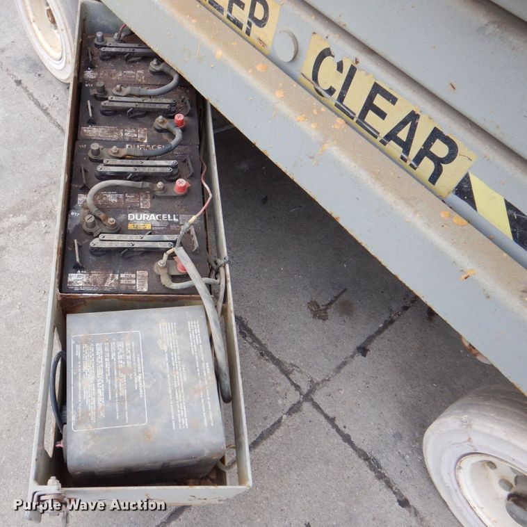 image for item MJ9815 Skyjack SJ3220  scissor lift