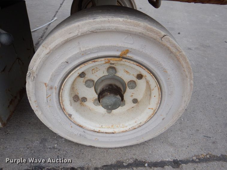 image for item MJ9815 Skyjack SJ3220  scissor lift