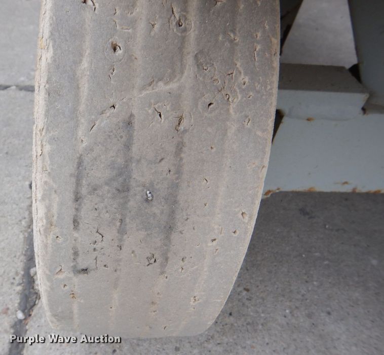 image for item MJ9815 Skyjack SJ3220  scissor lift