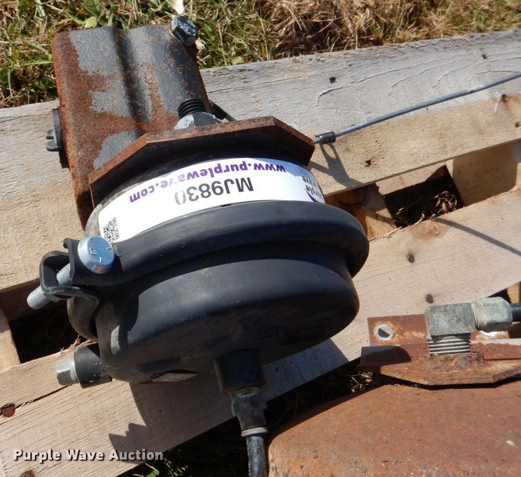 image for item MJ9830 Air over hydraulic brake system