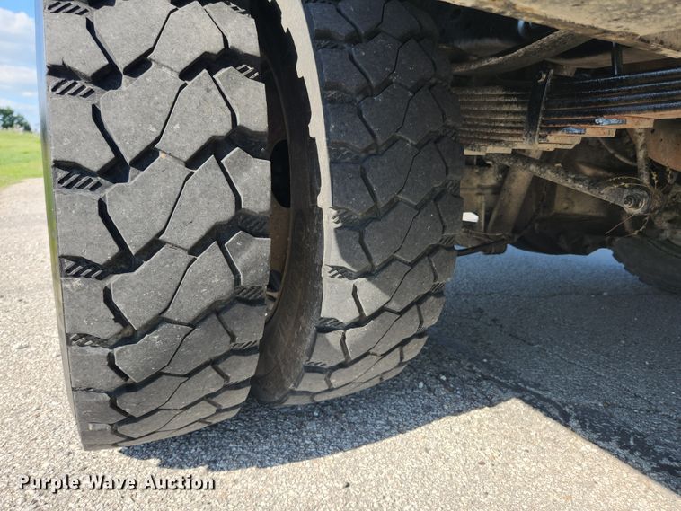 image for item MK9269 2011 Ford F450 Super Duty  SuperCab utility / service truck