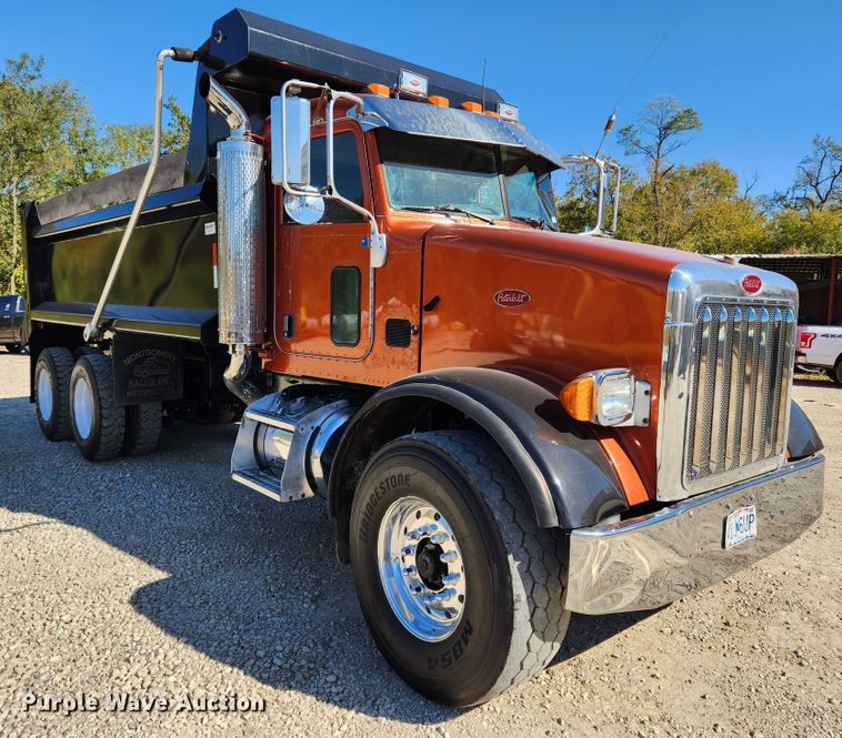 image for item MK9449 2007 Peterbilt 357  dump truck