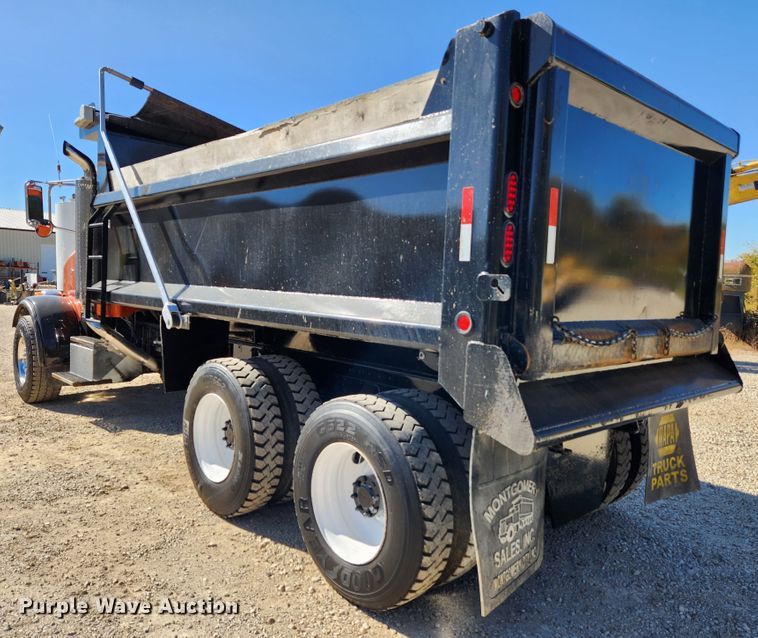 image for item MK9449 2007 Peterbilt 357  dump truck
