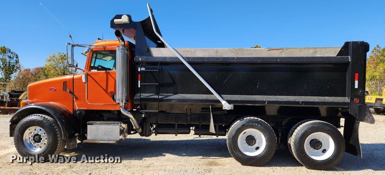 image for item MK9449 2007 Peterbilt 357  dump truck