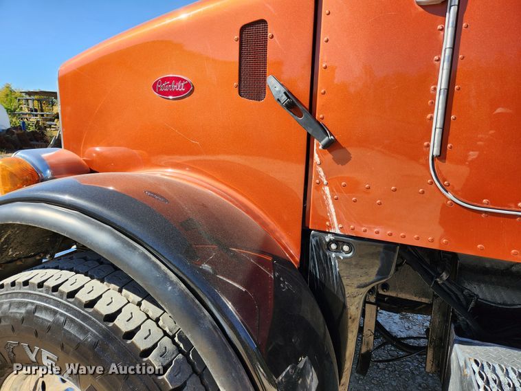 image for item MK9449 2007 Peterbilt 357  dump truck