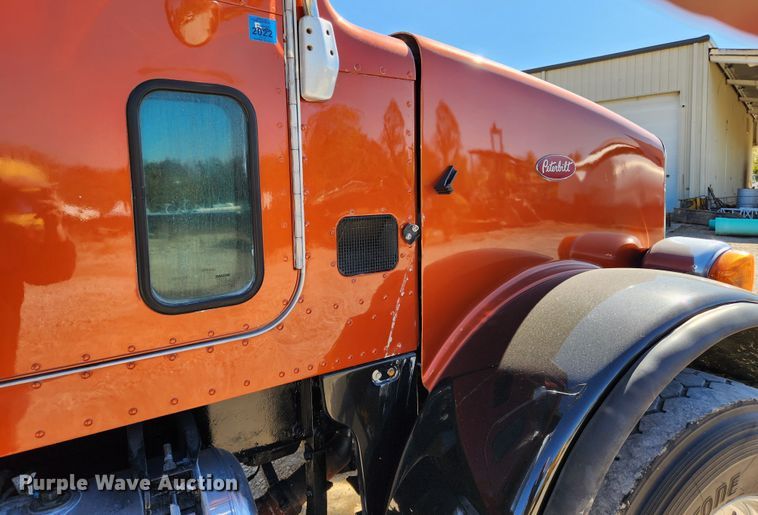 image for item MK9449 2007 Peterbilt 357  dump truck