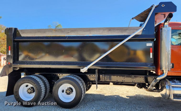 image for item MK9449 2007 Peterbilt 357  dump truck