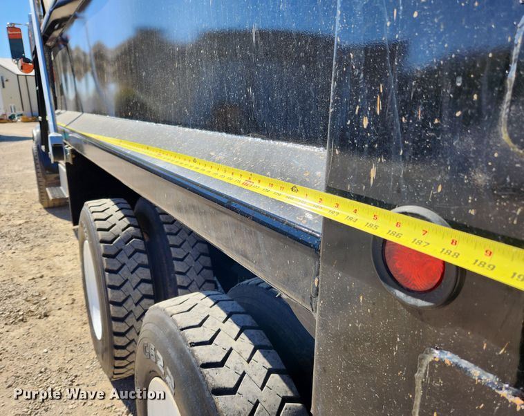 image for item MK9449 2007 Peterbilt 357  dump truck