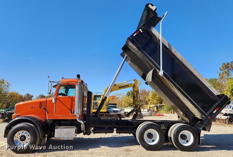 image for item MK9449 2007 Peterbilt 357  dump truck
