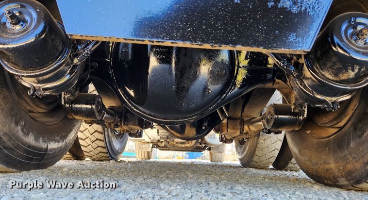 image for item MK9449 2007 Peterbilt 357  dump truck