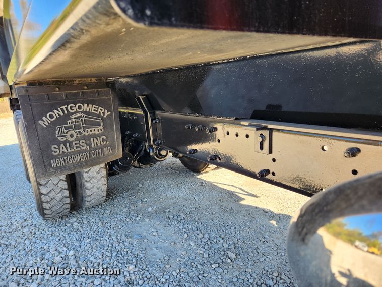 image for item MK9449 2007 Peterbilt 357  dump truck