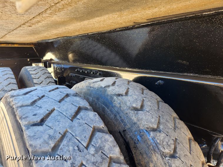 image for item MK9449 2007 Peterbilt 357  dump truck