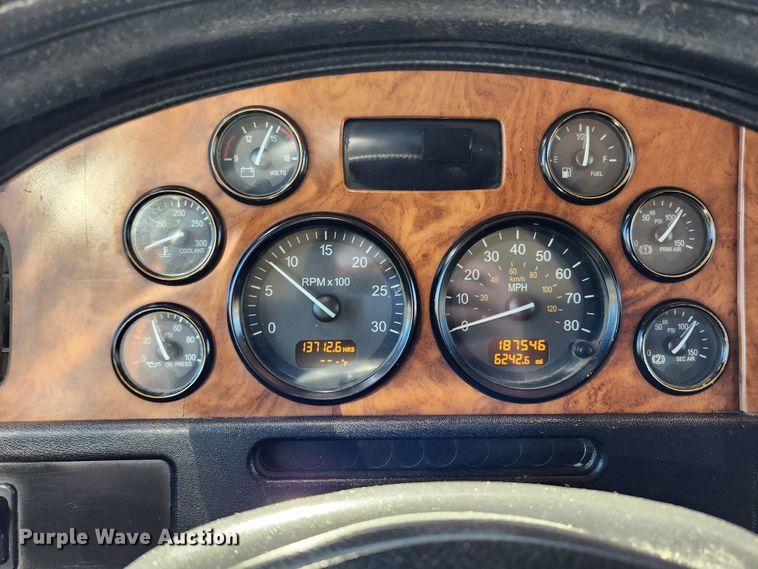 image for item MK9449 2007 Peterbilt 357  dump truck