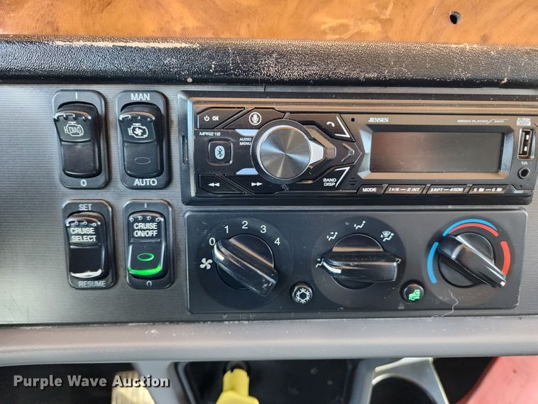 image for item MK9449 2007 Peterbilt 357  dump truck