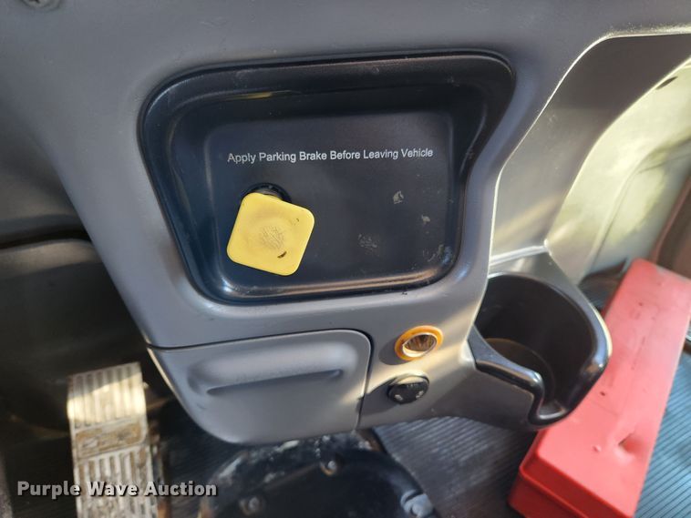 image for item MK9449 2007 Peterbilt 357  dump truck