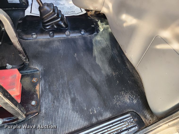 image for item MK9449 2007 Peterbilt 357  dump truck