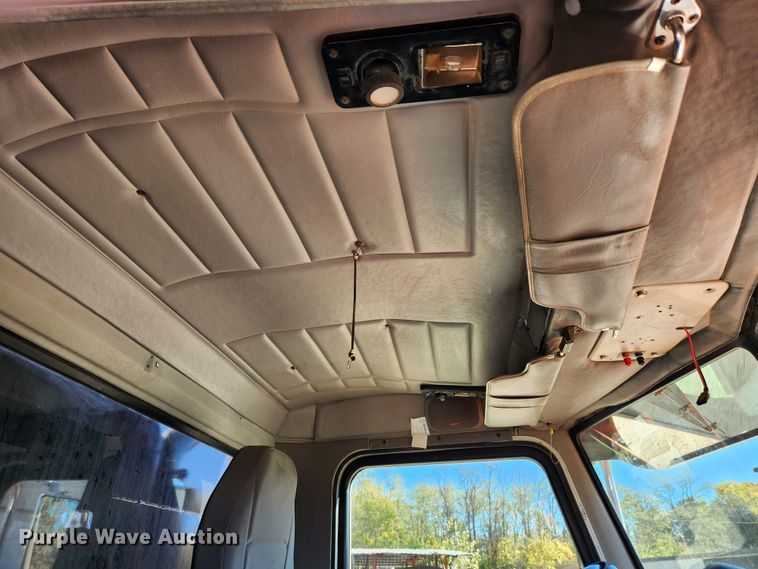 image for item MK9449 2007 Peterbilt 357  dump truck