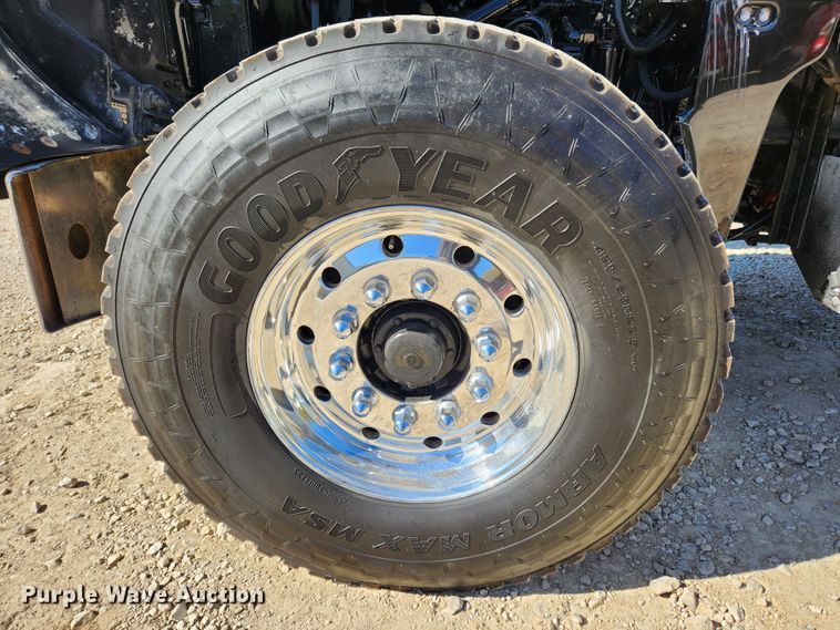 image for item MK9449 2007 Peterbilt 357  dump truck