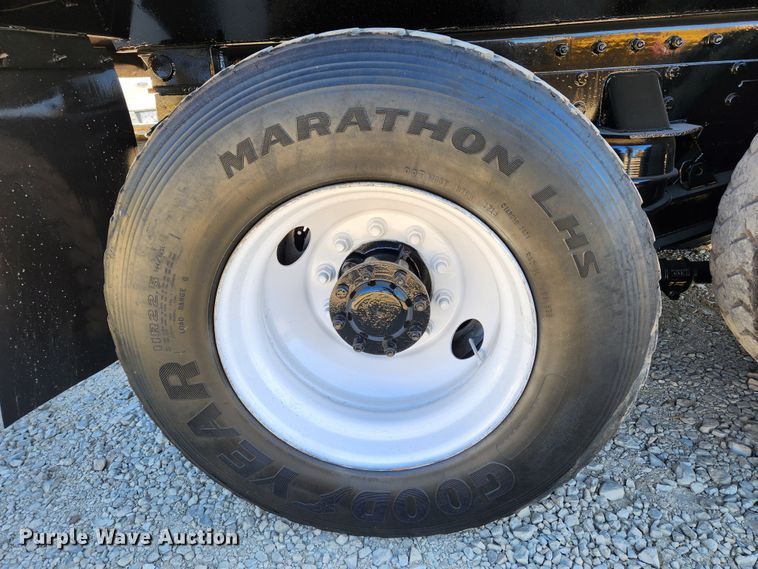 image for item MK9449 2007 Peterbilt 357  dump truck