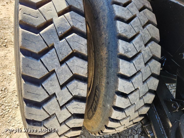 image for item MK9449 2007 Peterbilt 357  dump truck