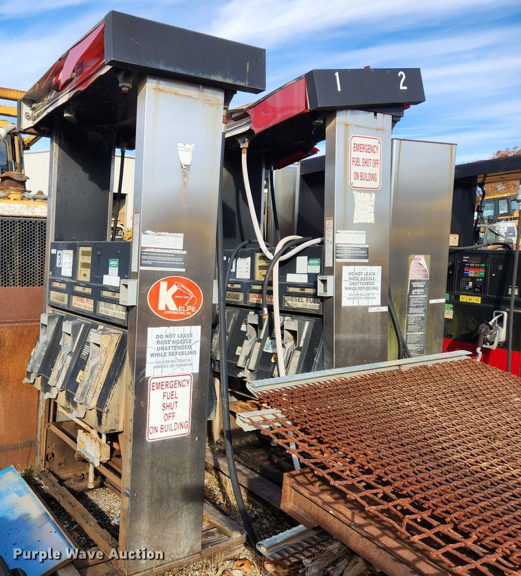 image for item MK9481 (2) fuel pumps