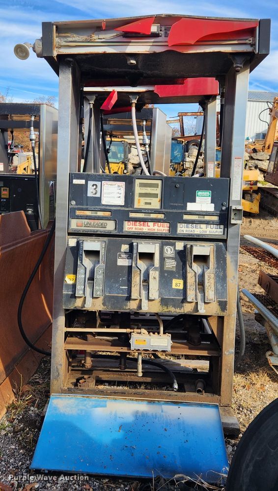 image for item MK9481 (2) fuel pumps