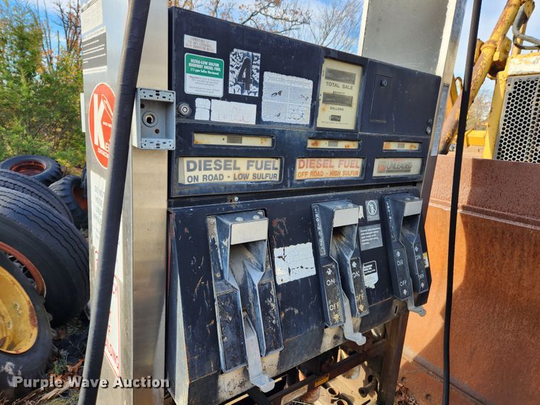 image for item MK9481 (2) fuel pumps