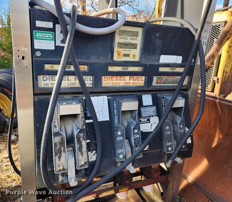 image for item MK9481 (2) fuel pumps