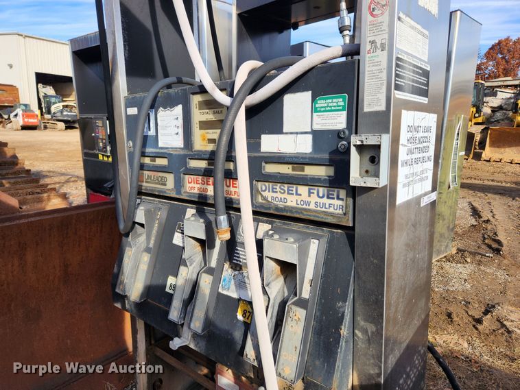 image for item MK9481 (2) fuel pumps