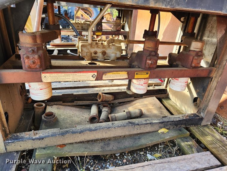 image for item MK9481 (2) fuel pumps