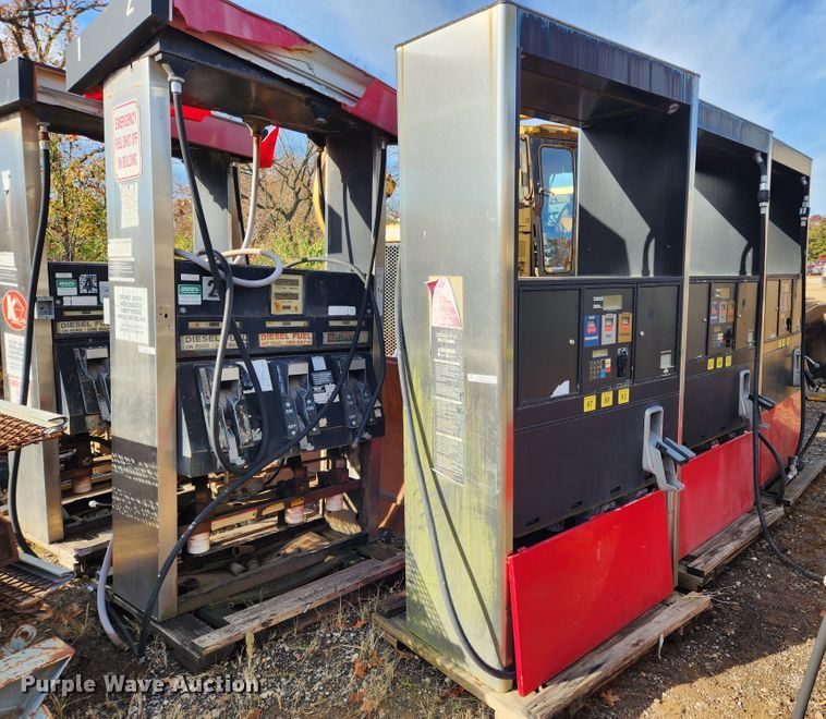 image for item MK9482 (3) fuel pumps