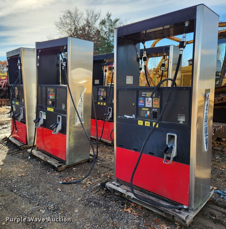 image for item MK9483 (3) fuel pumps