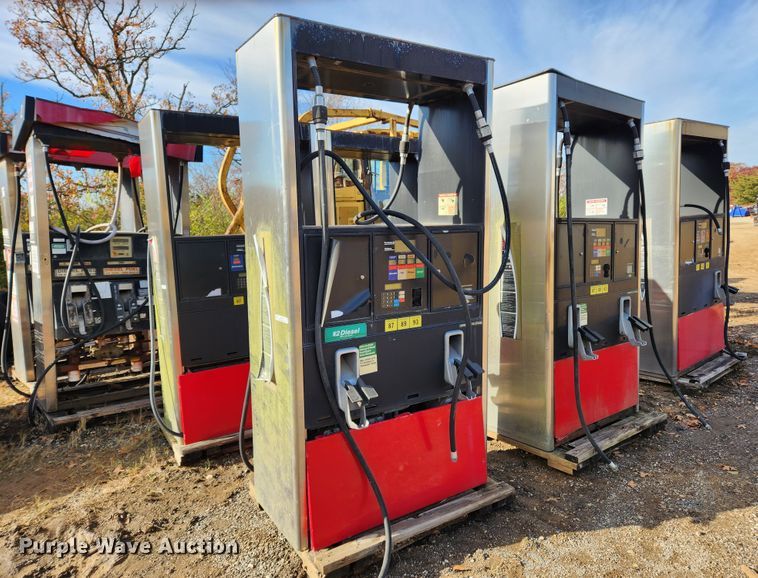 image for item MK9483 (3) fuel pumps