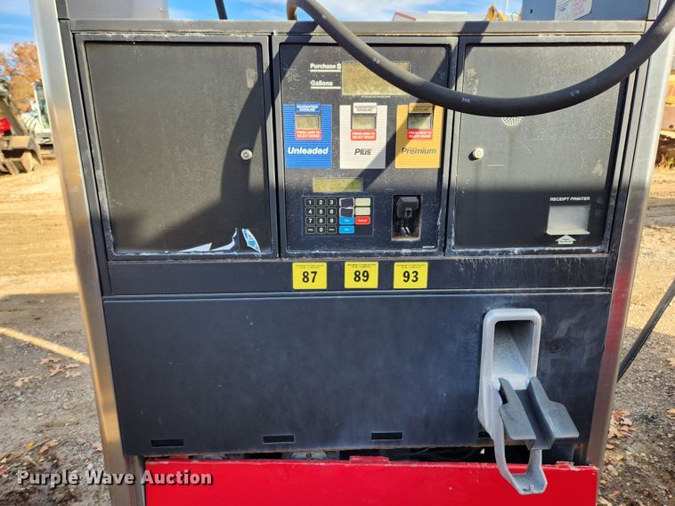 image for item MK9483 (3) fuel pumps