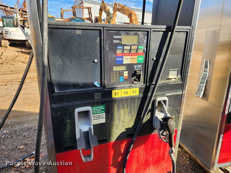 image for item MK9483 (3) fuel pumps