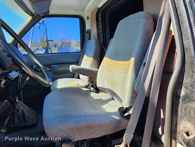 image for item MK9499 1994 Chevrolet Kodiak C6500  flatbed truck