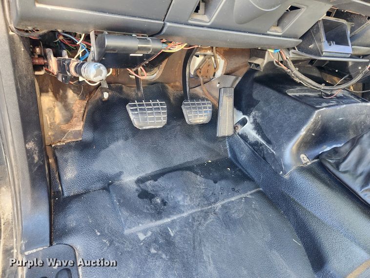 image for item MK9499 1994 Chevrolet Kodiak C6500  flatbed truck