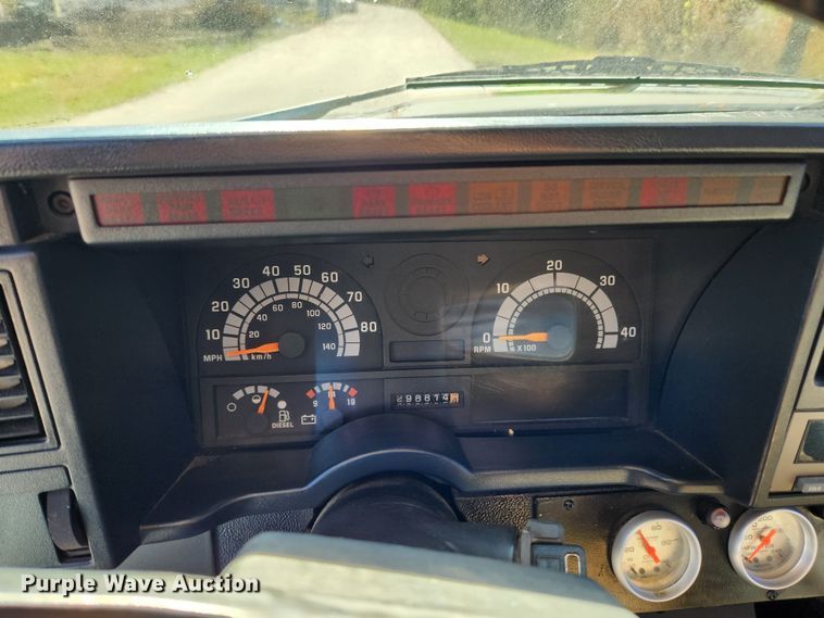 image for item MK9499 1994 Chevrolet Kodiak C6500  flatbed truck