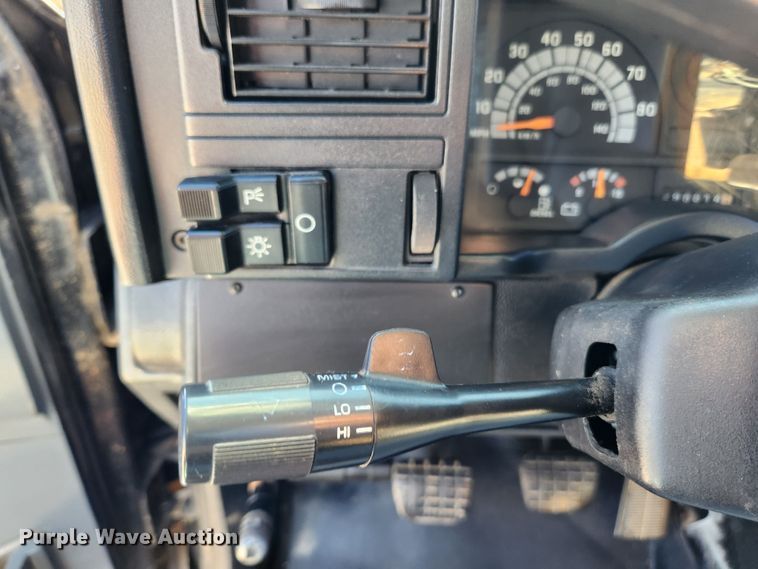 image for item MK9499 1994 Chevrolet Kodiak C6500  flatbed truck