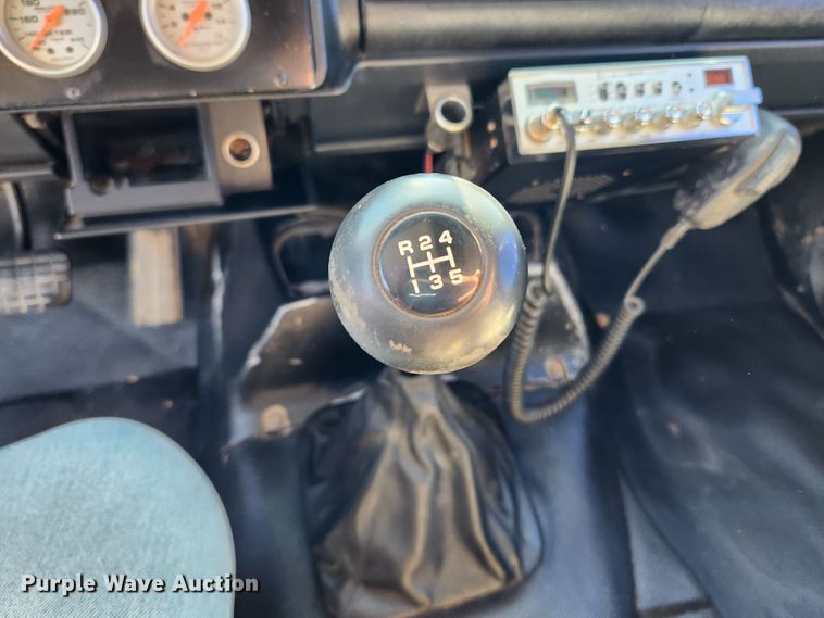 image for item MK9499 1994 Chevrolet Kodiak C6500  flatbed truck