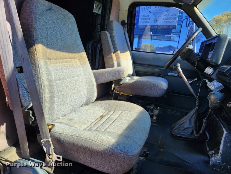 image for item MK9499 1994 Chevrolet Kodiak C6500  flatbed truck