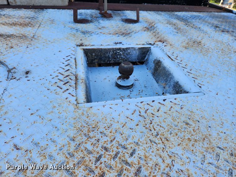 image for item MK9499 1994 Chevrolet Kodiak C6500  flatbed truck