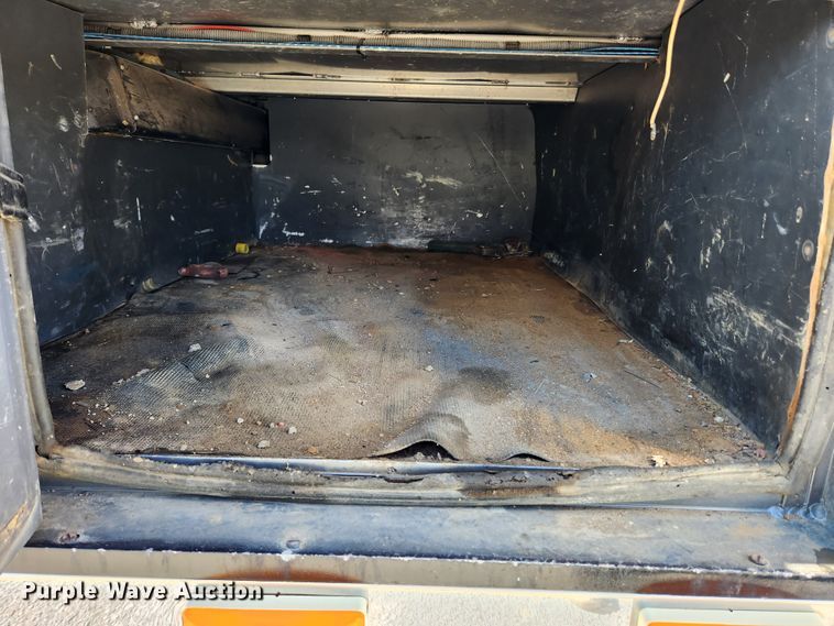 image for item MK9499 1994 Chevrolet Kodiak C6500  flatbed truck