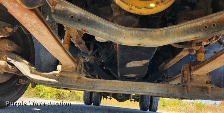 image for item MK9499 1994 Chevrolet Kodiak C6500  flatbed truck