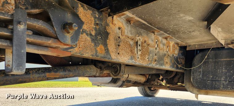 image for item MK9499 1994 Chevrolet Kodiak C6500  flatbed truck