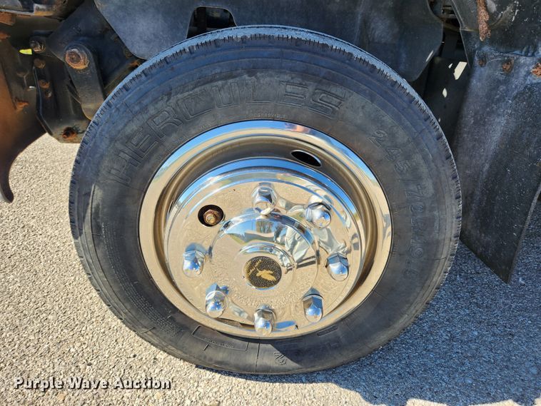 image for item MK9499 1994 Chevrolet Kodiak C6500  flatbed truck