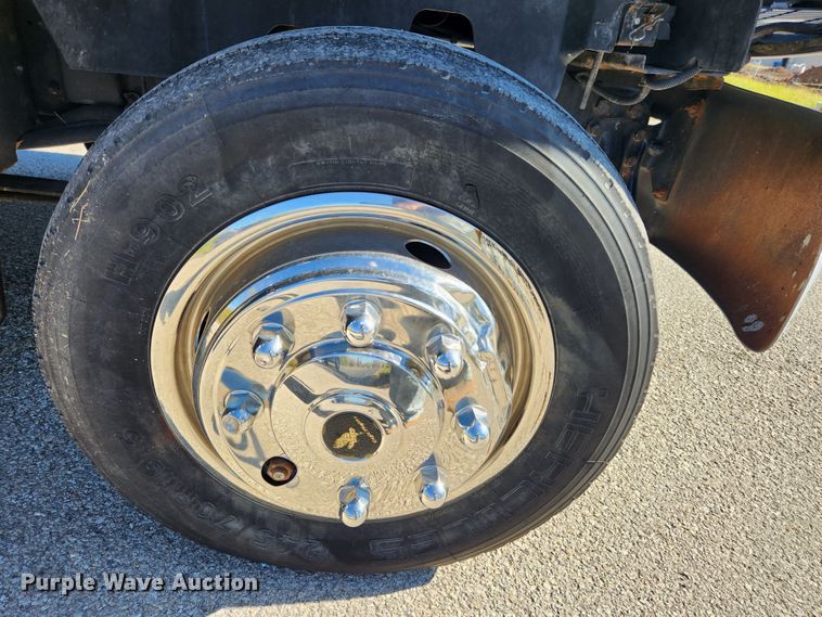 image for item MK9499 1994 Chevrolet Kodiak C6500  flatbed truck