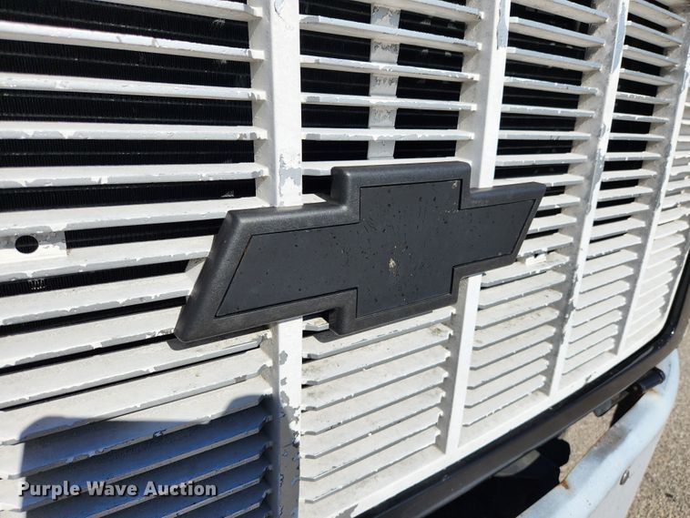 image for item MK9499 1994 Chevrolet Kodiak C6500  flatbed truck